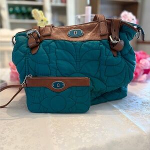 Fossil Key Per Shoulder Bag Purse Turquoise Nylon Floral Quilted with Wristlet